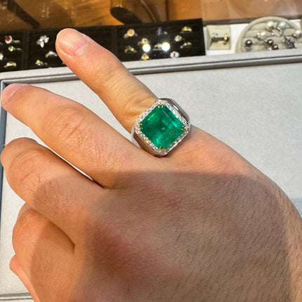 8.23 Carat Colombian Emerald & Diamond 18K Gold Mens Ring | GRS Certified