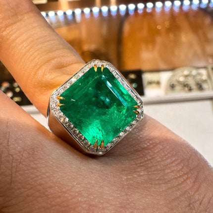8.23 Carat Colombian Emerald & Diamond 18K Gold Mens Ring | GRS Certified