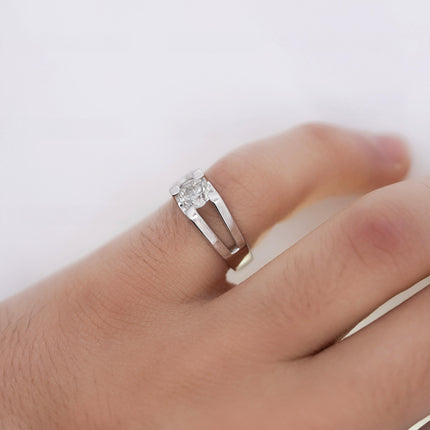 EGL Certified 1.03ct Round Diamond Platinum Solitaire Ring