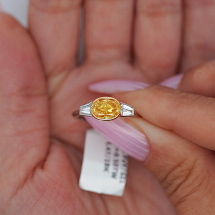 2.00ctw Fancy Vivid Yellow Oval East-West Ring Platinum 18K | GIA