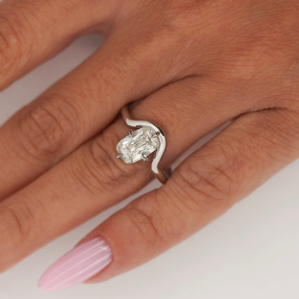 1.05ct Elongated Cushion Diamond G/VS2 Platinum Compass Curve Solitaire Ring | GIA
