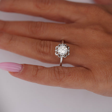 0.96ctw Round Brilliant Diamond Floral Ring 14K White Gold | GIA